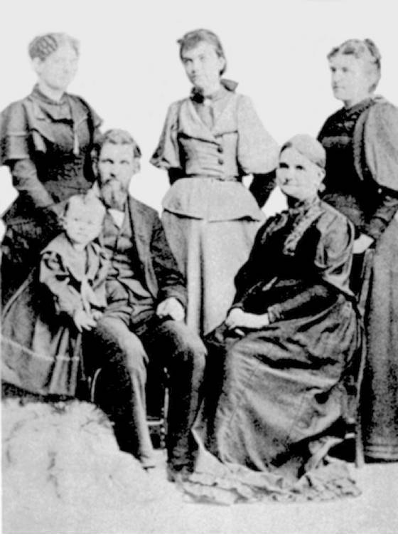 DaggettSolon-Mary-Isabelle-Loretta-Mae-LawrenceMerrick.jpg