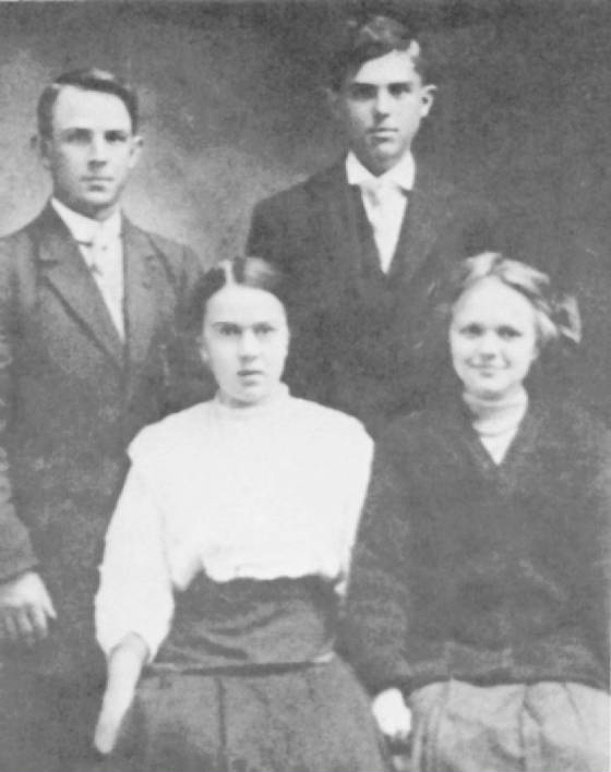 Thomas-AliceJablonski-Charles-Alice-Morley.jpg