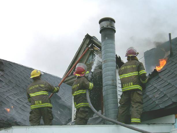 08-19-01housefire.jpg