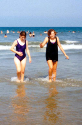 ythgrp-fl-2girls-263x400lvautoq10copy.jpg