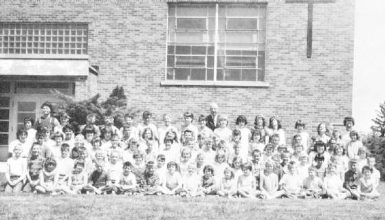 trinitylutheranschoolstudents1965-1966.jpg