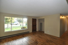 16824livingroomtoentryforweb.jpg
