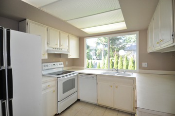 16826kitchen.jpg