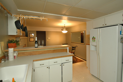17912kitchentodining.jpg