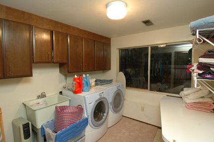 17912laundry.jpg
