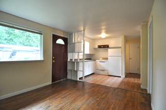 531-1livingandkitchen.jpg