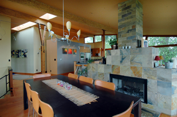 8907udaydining.jpg