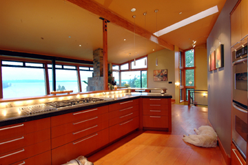8907ufromkitchen.jpg