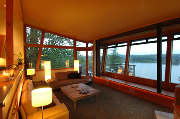 8907uliving.jpg