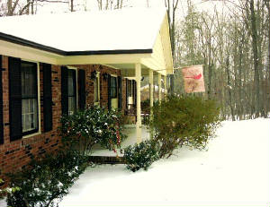 house_snow_jan_25_2004.jpg