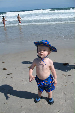 reeves_in_front_of_ocean_beach_07.jpg