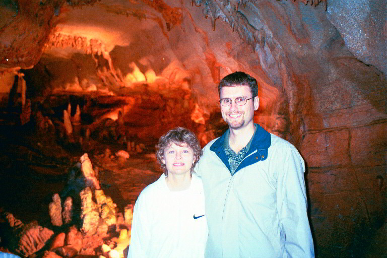 scott_amy_endless_caverns_summer_2003.jpg