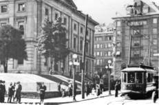 Historic photo of Pioneer
                  Courthouse