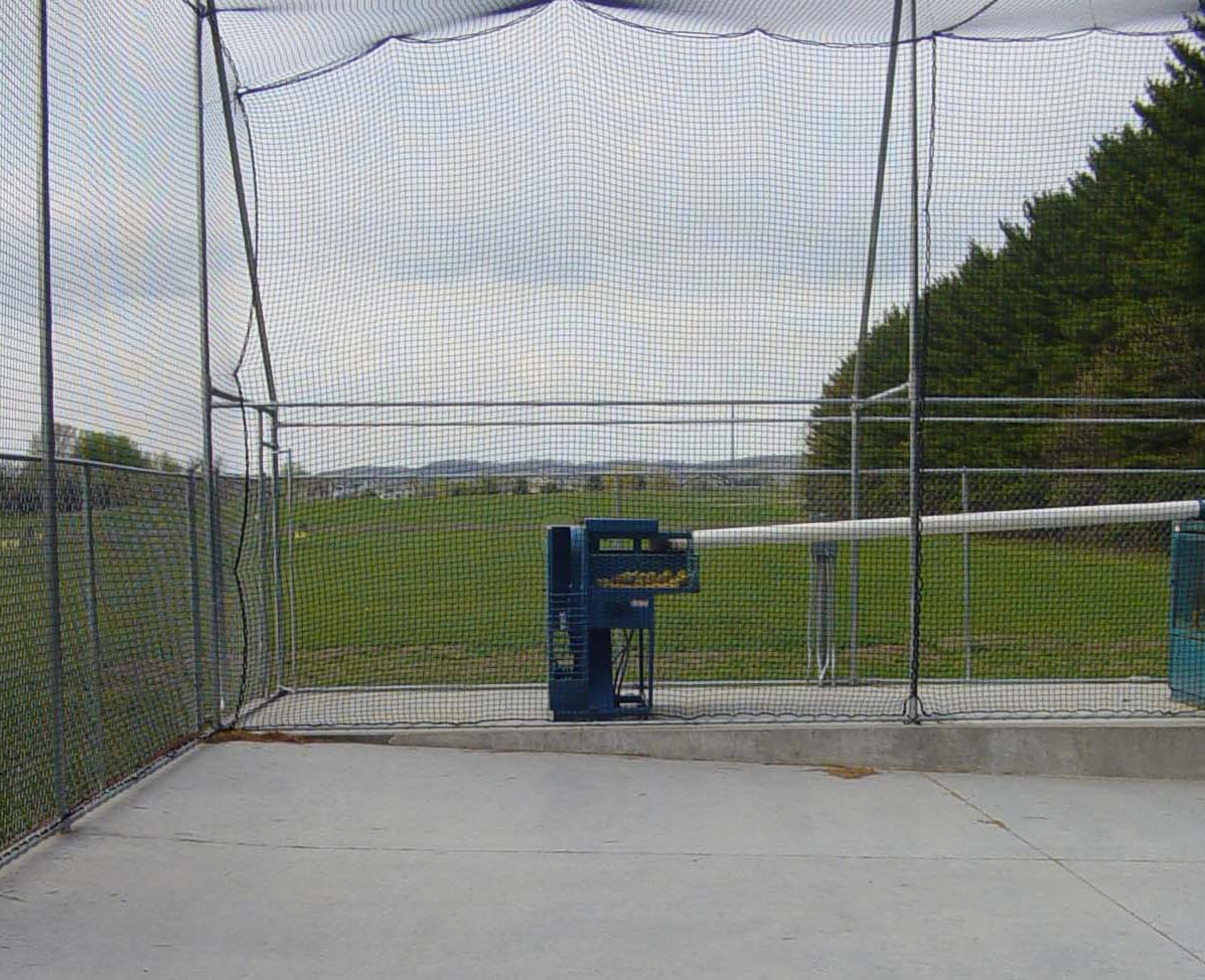battingcage2.jpg (196044 bytes)