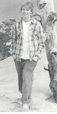 dan_with_a_dead_tree.jpg