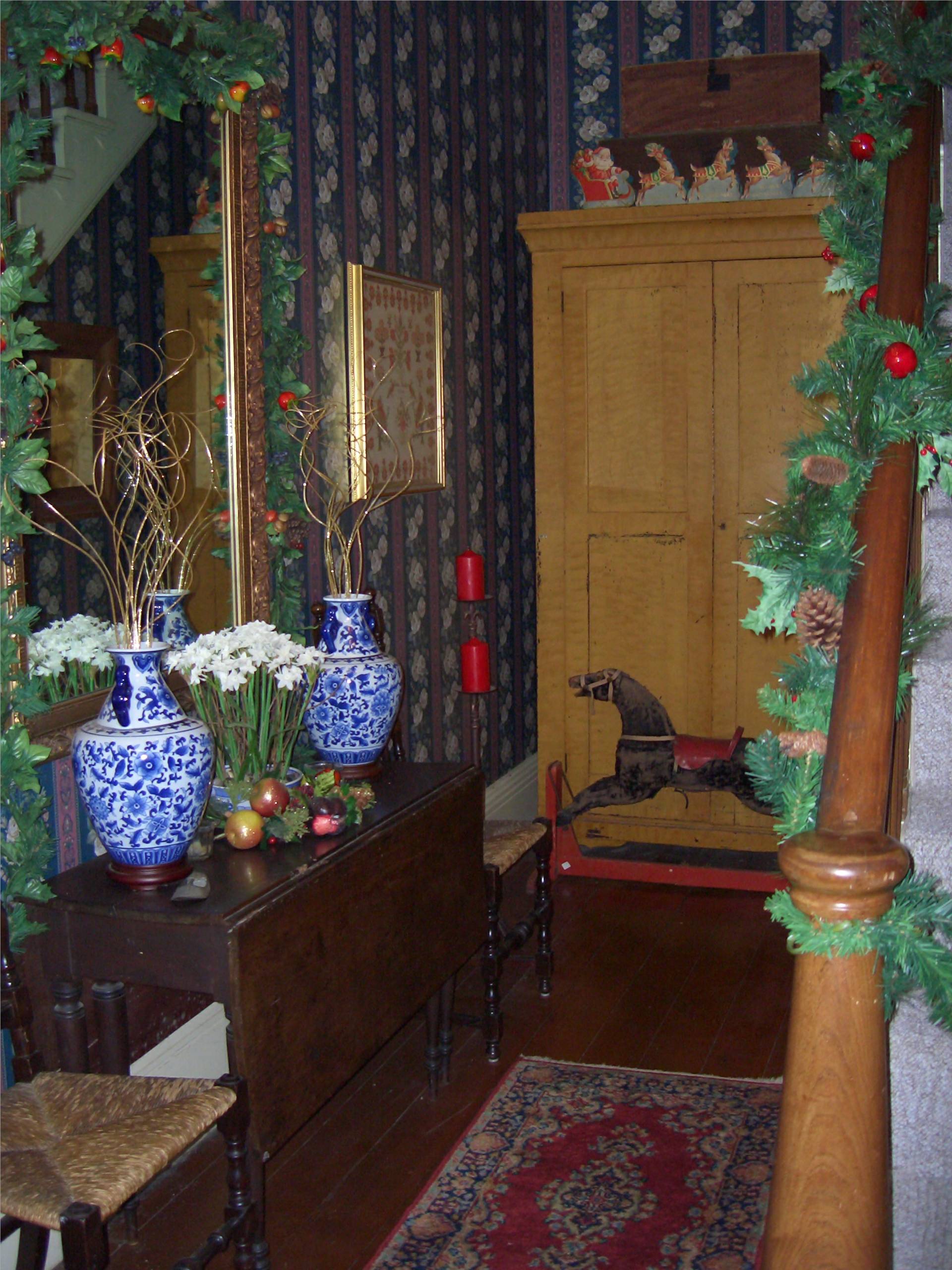 Christmasfoyer.JPG