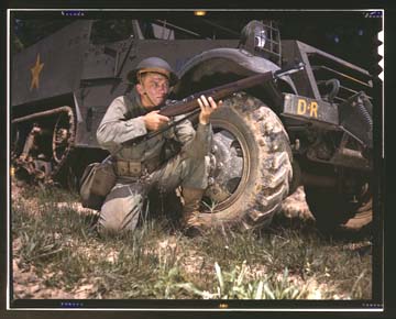 soldier_halftrack_color_1942_02_sm.jpg