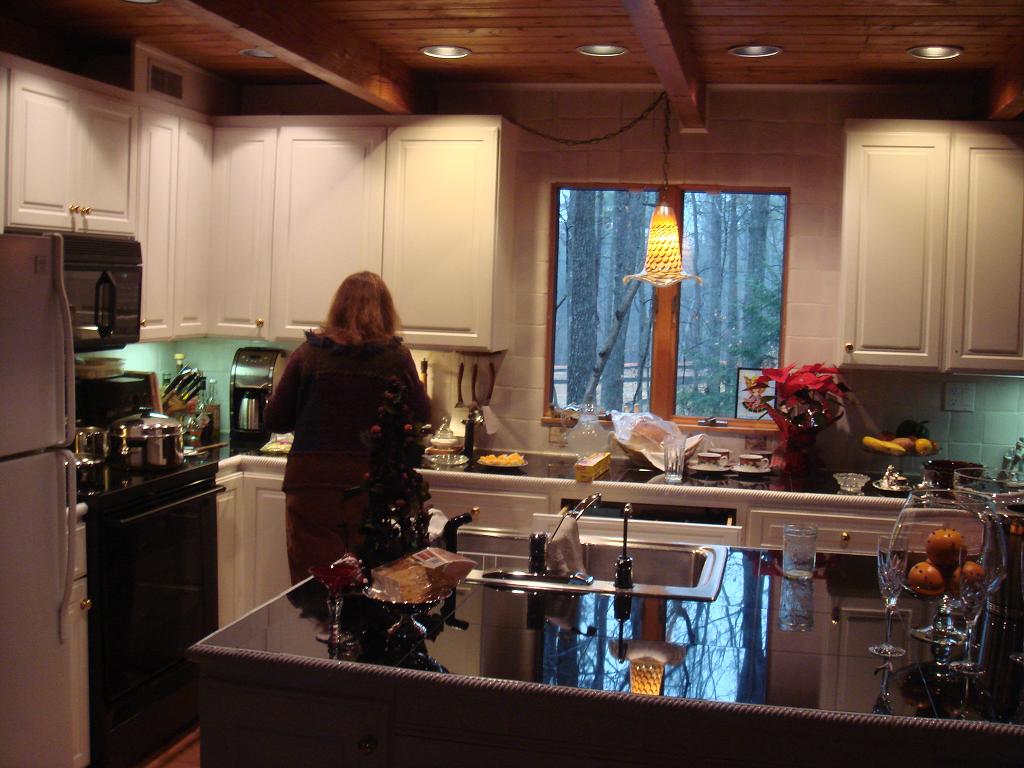 kitchen2.JPG